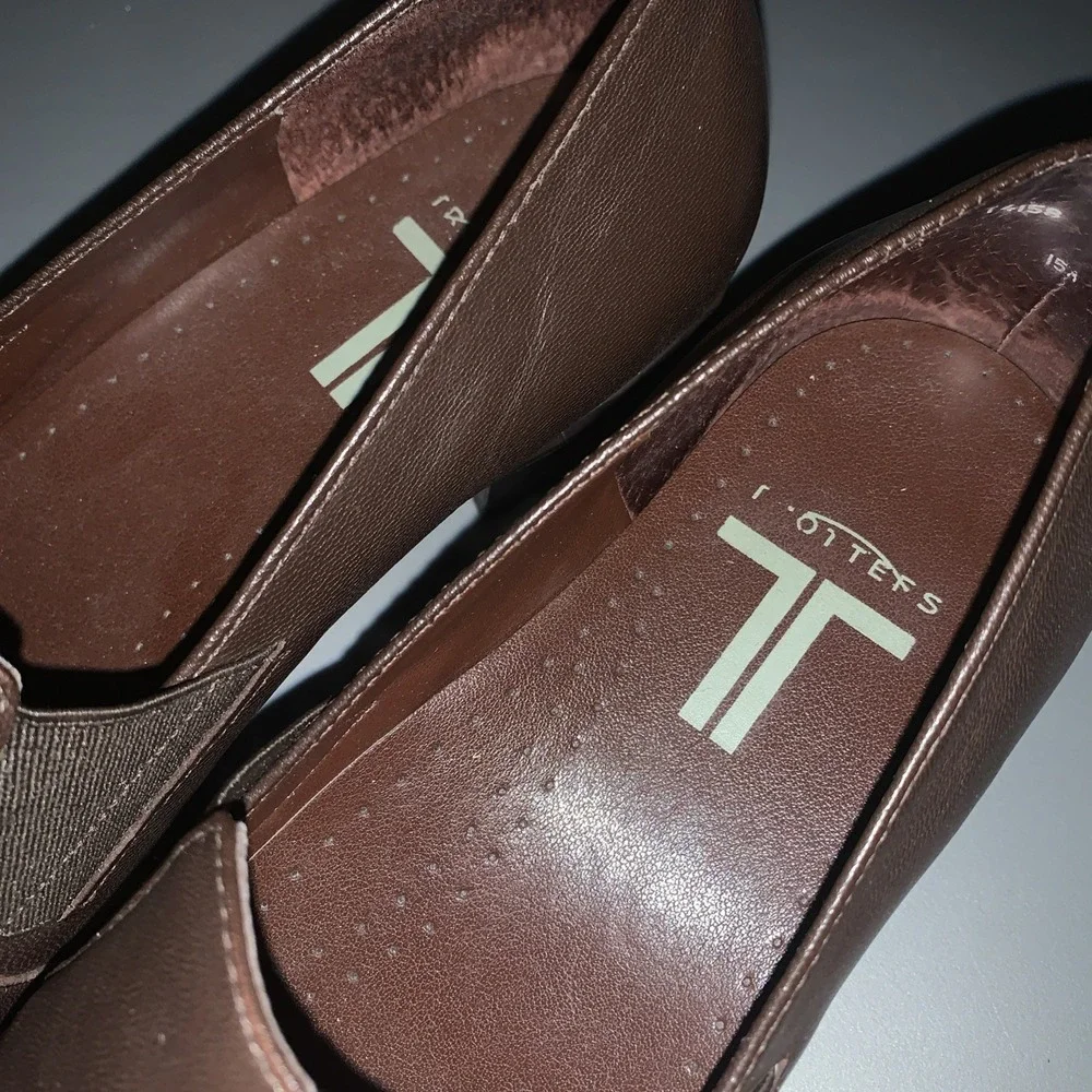 Trotters Womens Brown 6‎ Narrow Loafers Slip Ons